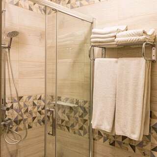 Гостиница Русское подворье Ростов Четырехместный семейный двухкомнатный первой категории-4