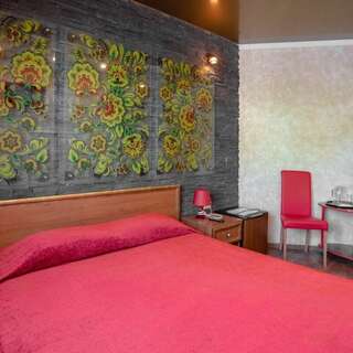 Гостиница Русское подворье Ростов Двухместный "Хохлома" первой категории с двуспальной кроватью-1