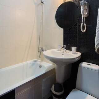 Гостиница Русское подворье Ростов Двухместный первой категории с раздельными кроватями-3