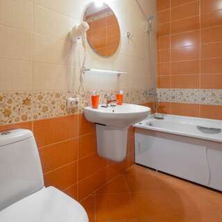 Гостиница Русское подворье Ростов Двухместный "Хохлома" первой категории с двуспальной кроватью-3