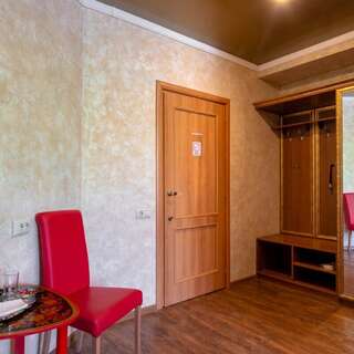 Гостиница Русское подворье Ростов Двухместный "Хохлома" первой категории с двуспальной кроватью-4