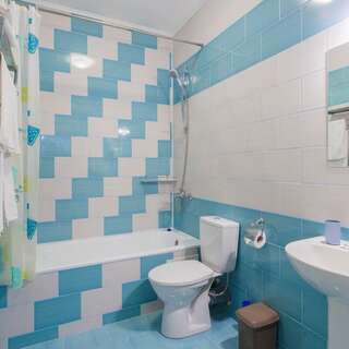 Гостиница Русское подворье Ростов Четырехместный семейный двухкомнатный первой категории-8